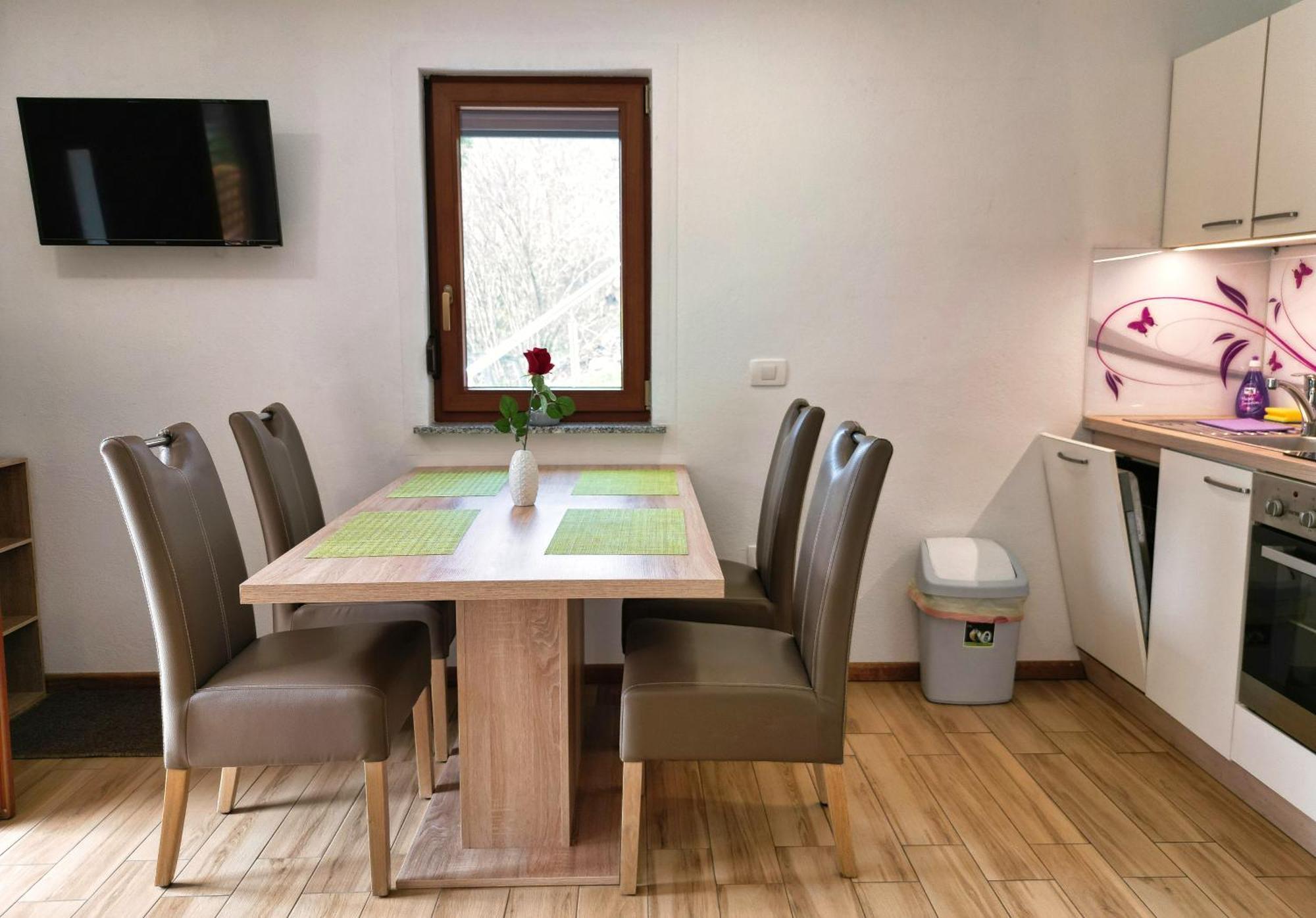 Apartment Mari ボーヒニ エクステリア 写真