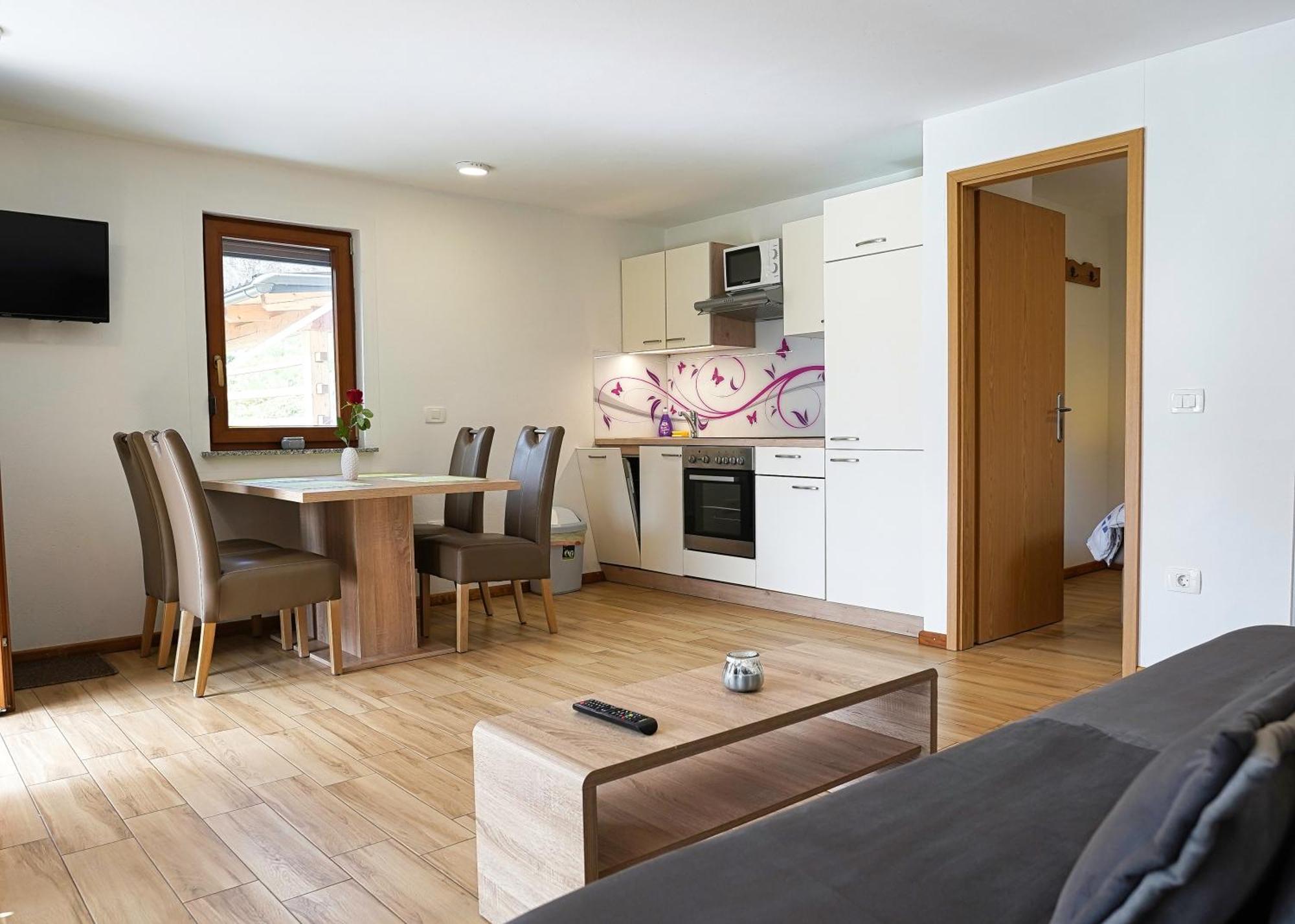 Apartment Mari ボーヒニ エクステリア 写真